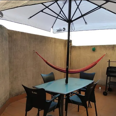 Y Piscina Y Plus Por Privacidad *